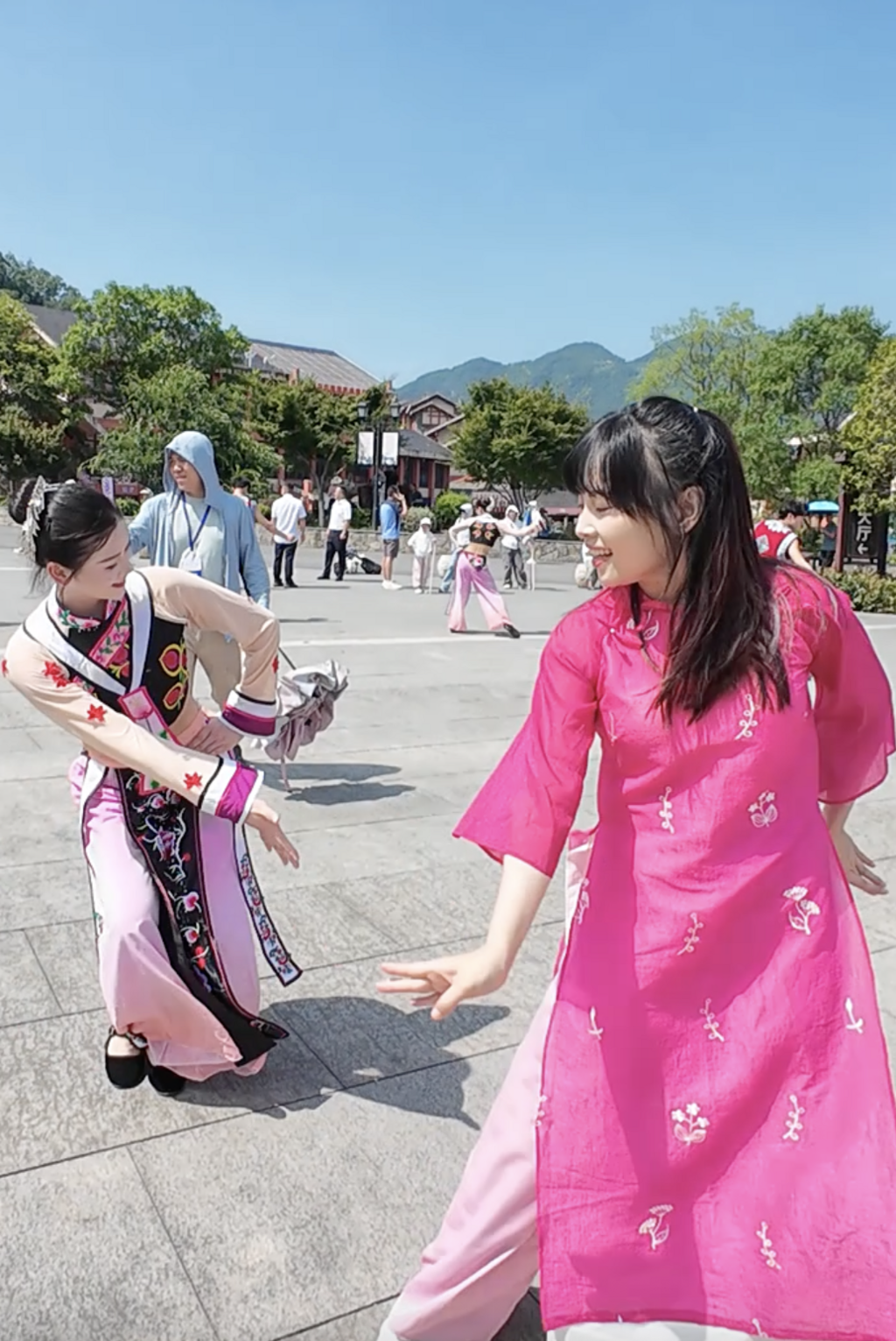 bb53de5cec38414da335924413b78a75