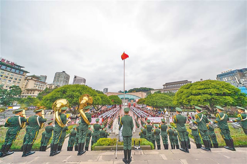 1月1日，2026年元旦升国旗仪式在重庆人民广场举行。记者 李雨恒 摄/视觉重庆