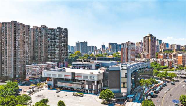 两江新区，“洋河6号”城市更新项目正加紧施工。记者 齐岚森 摄/视觉重庆